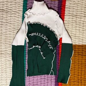 Kotohayokazawa Green and White Women's Turtleneck Sweater